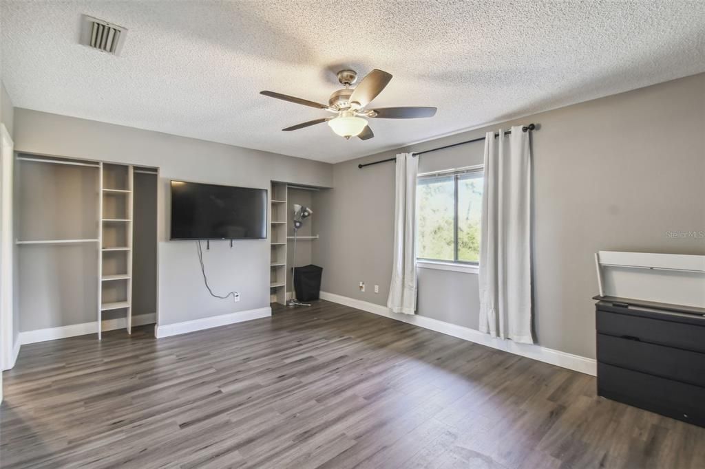 For Sale: $265,000 (2 beds, 2 baths, 1328 Square Feet)