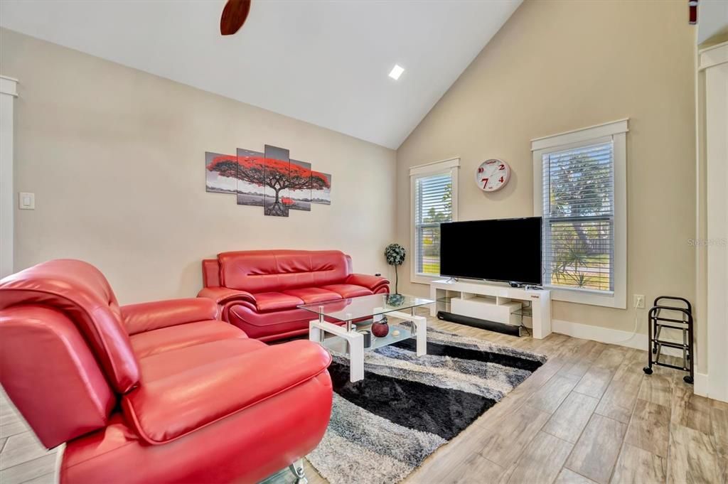 Active With Contract: $379,000 (3 beds, 2 baths, 1276 Square Feet)