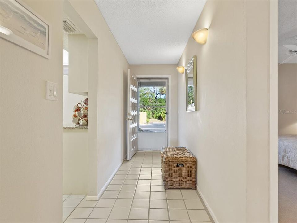 For Sale: $284,900 (2 beds, 2 baths, 1182 Square Feet)