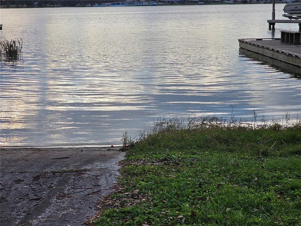 Public boat ramp to 353 acre Lake Clay.