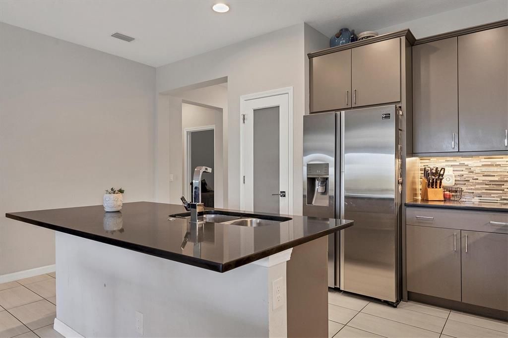 For Sale: $499,900 (2 beds, 2 baths, 1579 Square Feet)