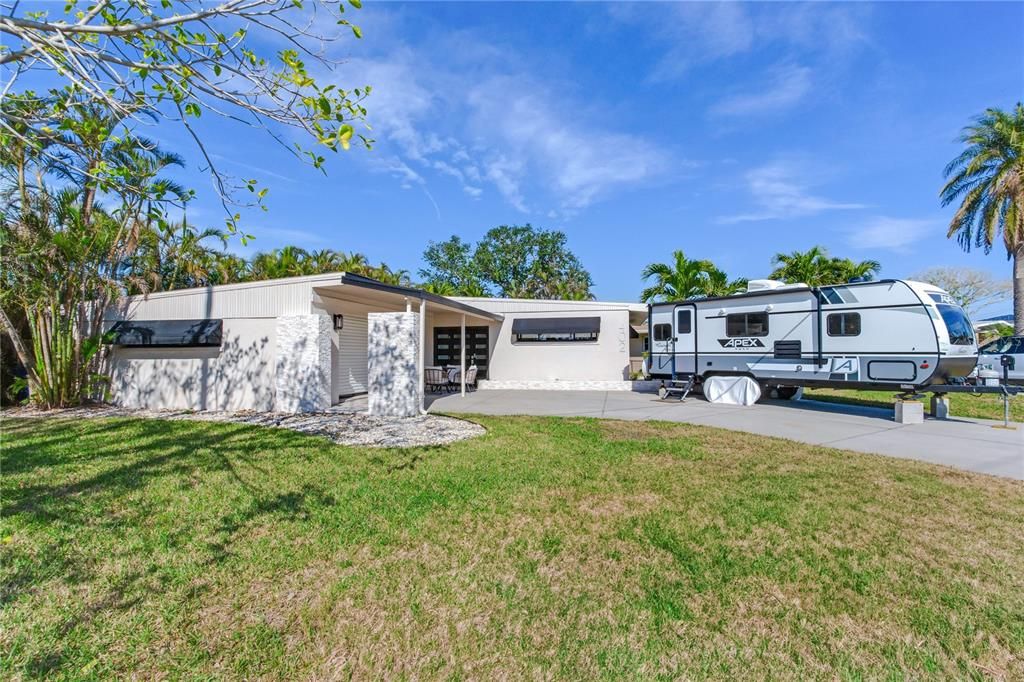 For Sale: $995,000 (2 beds, 2 baths, 1416 Square Feet)