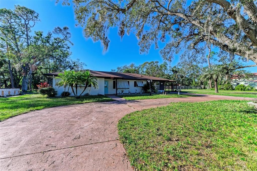 For Sale: $480,000 (2 beds, 2 baths, 1914 Square Feet)