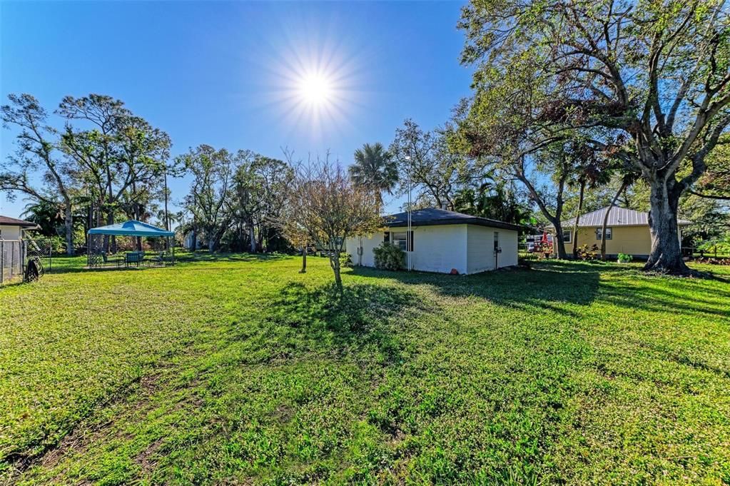 For Sale: $480,000 (2 beds, 2 baths, 1914 Square Feet)