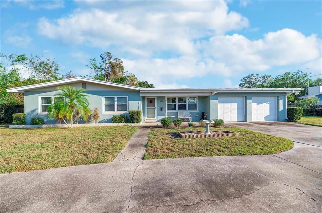 For Sale: $400,000 (3 beds, 2 baths, 1629 Square Feet)