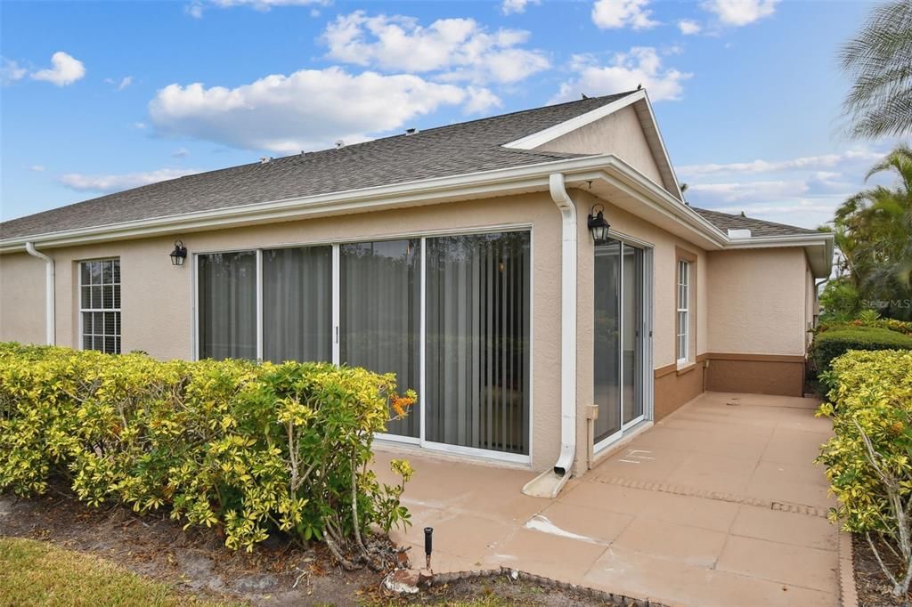 For Sale: $349,900 (2 beds, 2 baths, 1415 Square Feet)