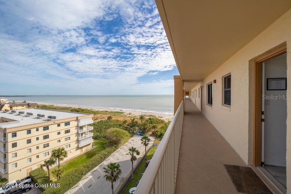 Ocean view from hallway and front door North view