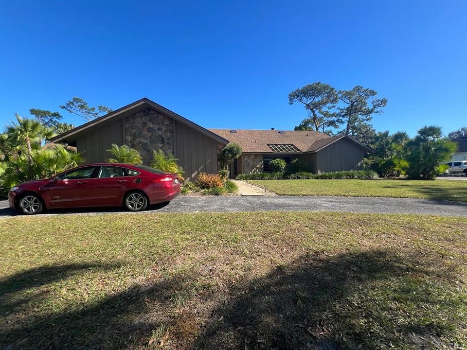 For Sale: $515,000 (4 beds, 2 baths, 2744 Square Feet)