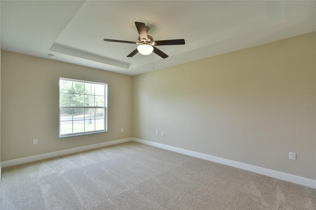 Primary Bedroom w/tray ceiling