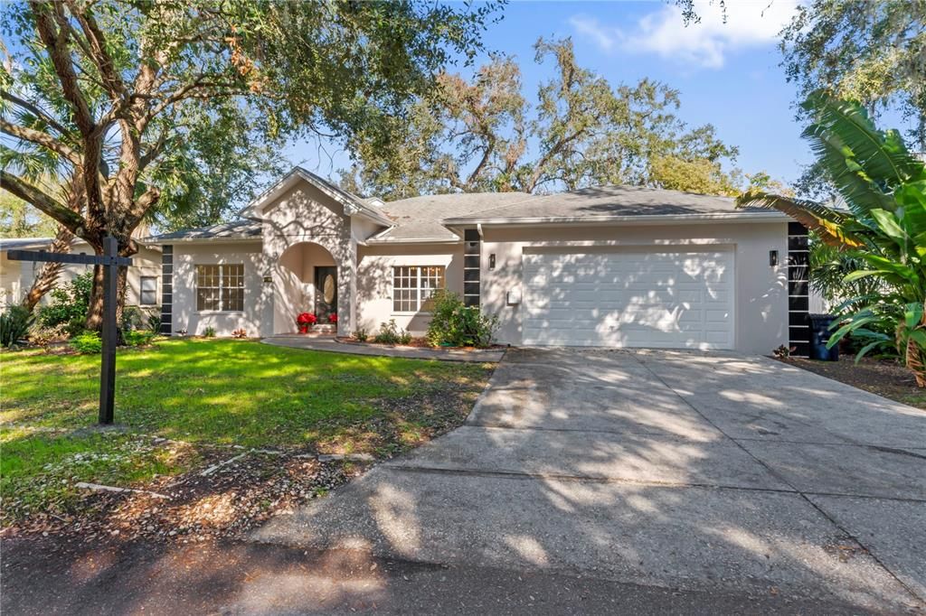 Active With Contract: $1,100,000 (3 beds, 2 baths, 2449 Square Feet)