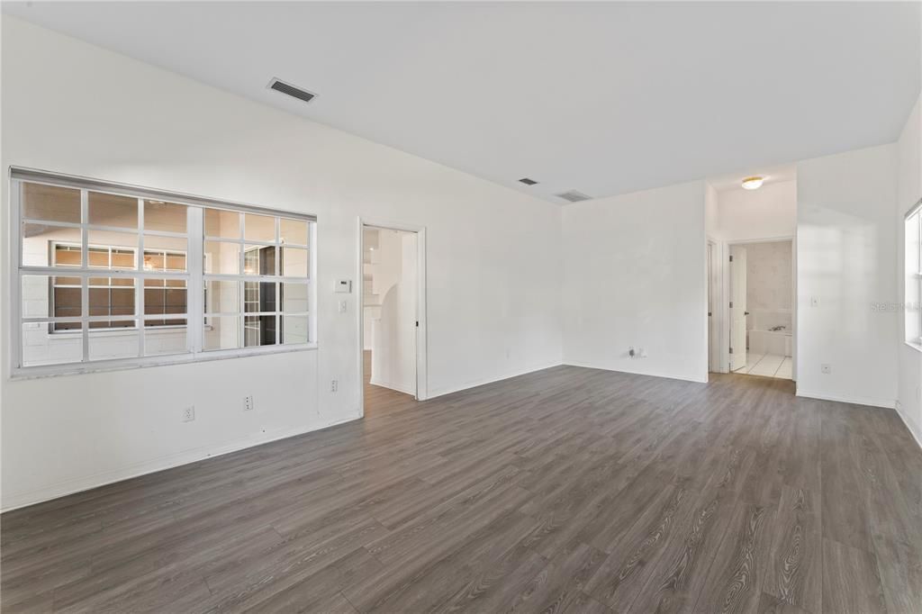 Active With Contract: $1,100,000 (3 beds, 2 baths, 2449 Square Feet)