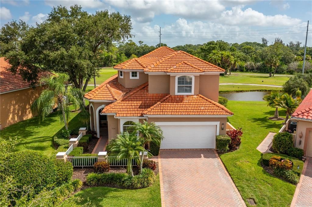 For Sale: $1,050,000 (4 beds, 2 baths, 2863 Square Feet)