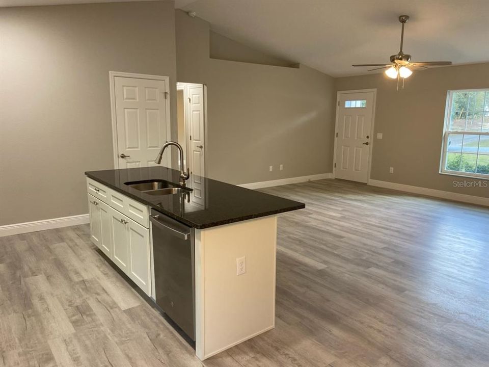 For Sale: $264,900 (3 beds, 2 baths, 1438 Square Feet)