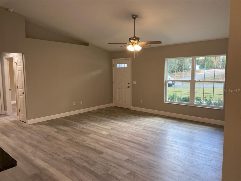 For Sale: $264,900 (3 beds, 2 baths, 1438 Square Feet)