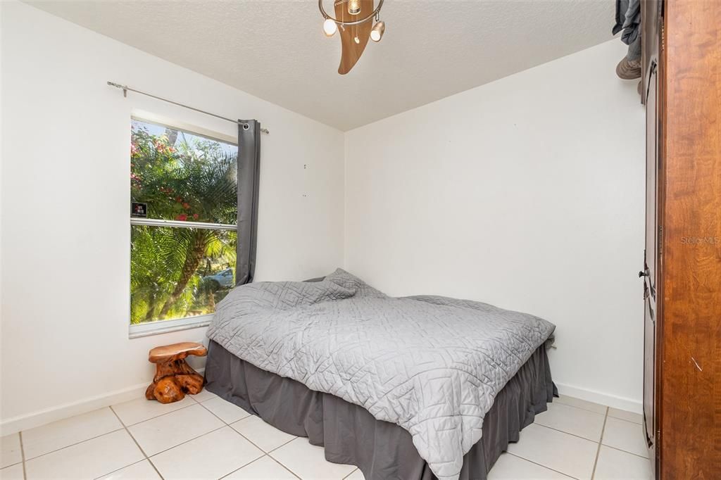 For Sale: $275,000 (3 beds, 2 baths, 1067 Square Feet)