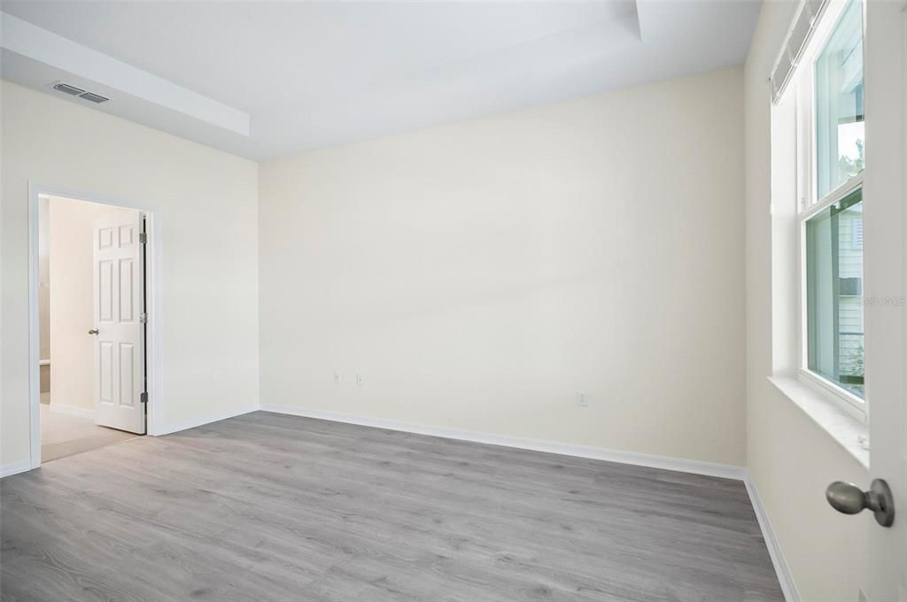 For Sale: $549,900 (2 beds, 2 baths, 1639 Square Feet)