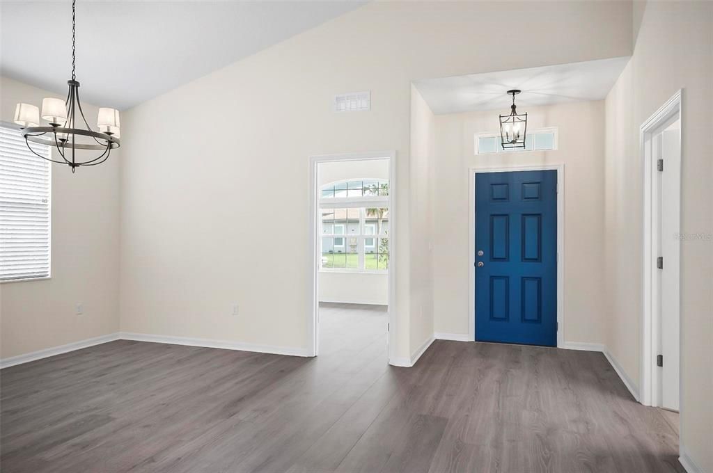 For Sale: $549,900 (2 beds, 2 baths, 1639 Square Feet)