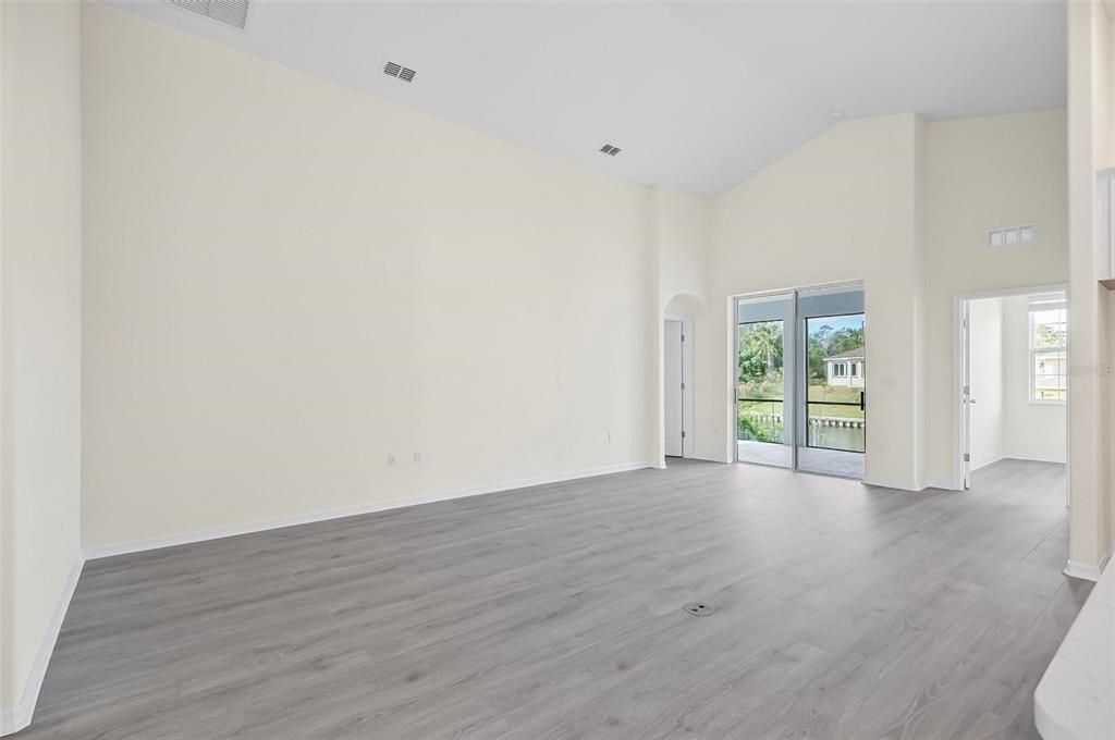 For Sale: $549,900 (2 beds, 2 baths, 1639 Square Feet)