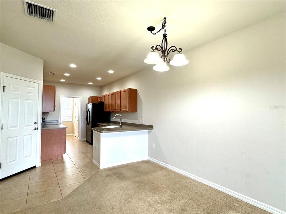 For Rent: $2,600 (3 beds, 2 baths, 1661 Square Feet)