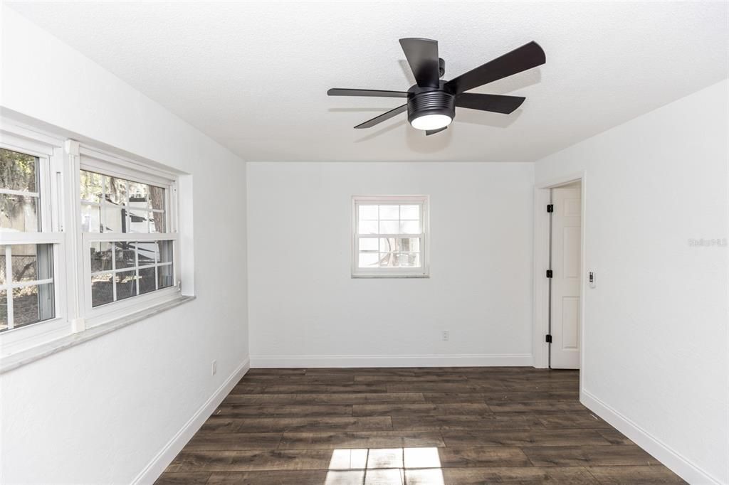 For Sale: $309,000 (3 beds, 2 baths, 1272 Square Feet)