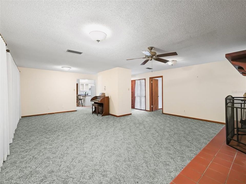 For Sale: $225,000 (2 beds, 2 baths, 1687 Square Feet)