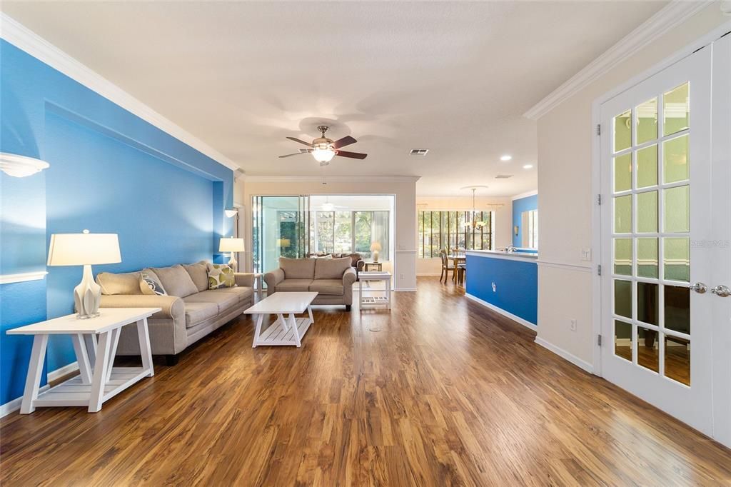 For Sale: $410,410 (2 beds, 2 baths, 1886 Square Feet)