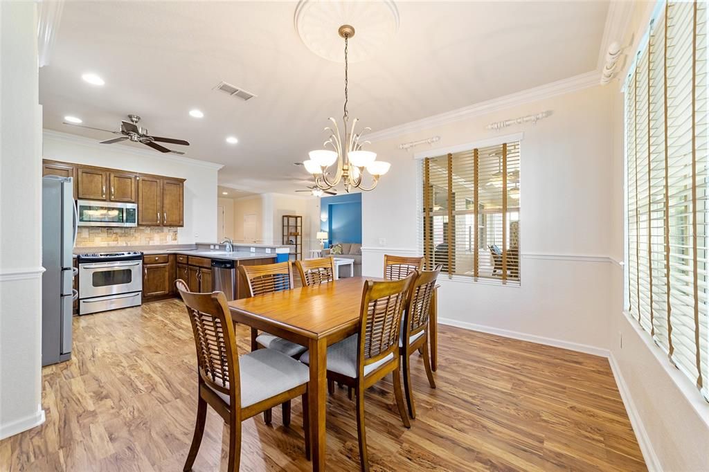 For Sale: $410,410 (2 beds, 2 baths, 1886 Square Feet)