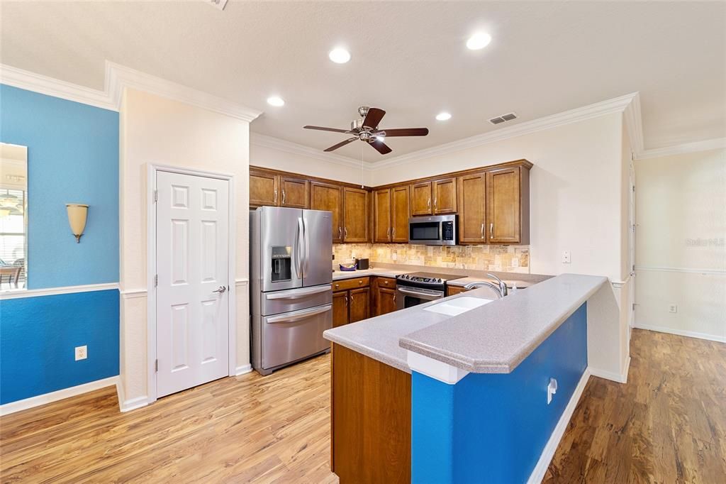 For Sale: $410,410 (2 beds, 2 baths, 1886 Square Feet)