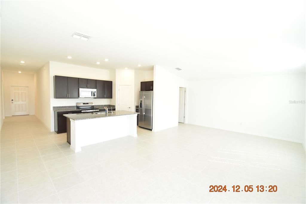 For Rent: $2,195 (3 beds, 2 baths, 1555 Square Feet)