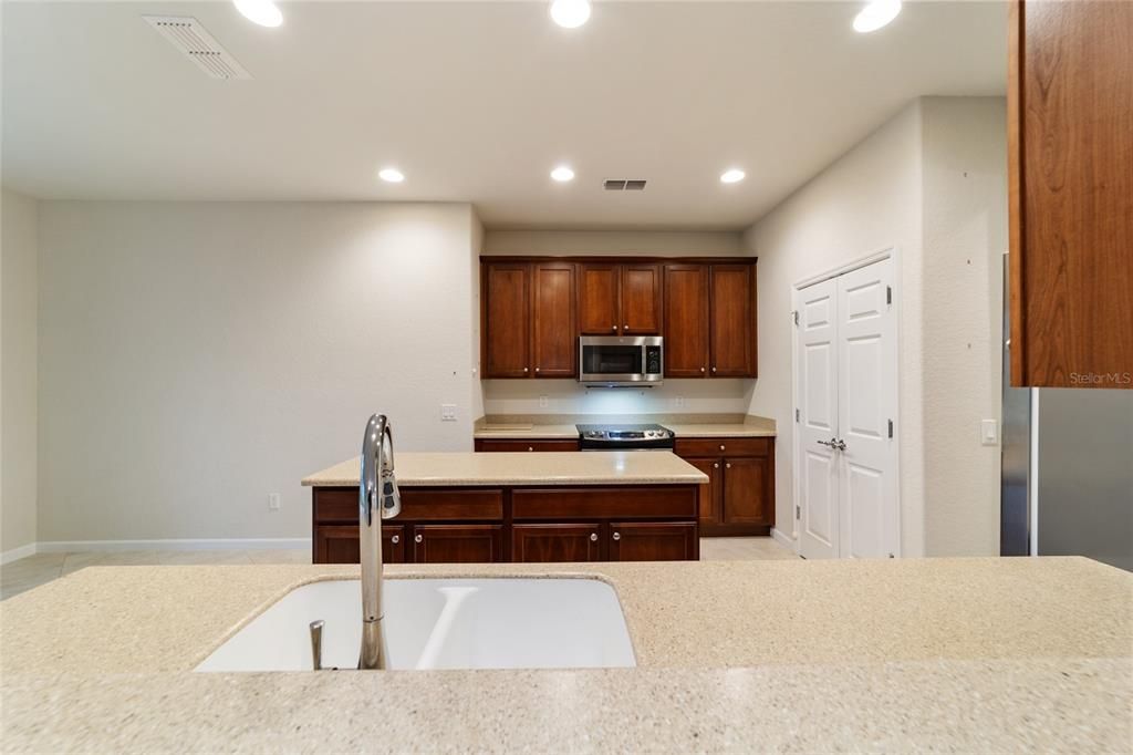 For Sale: $418,814 (3 beds, 2 baths, 2122 Square Feet)