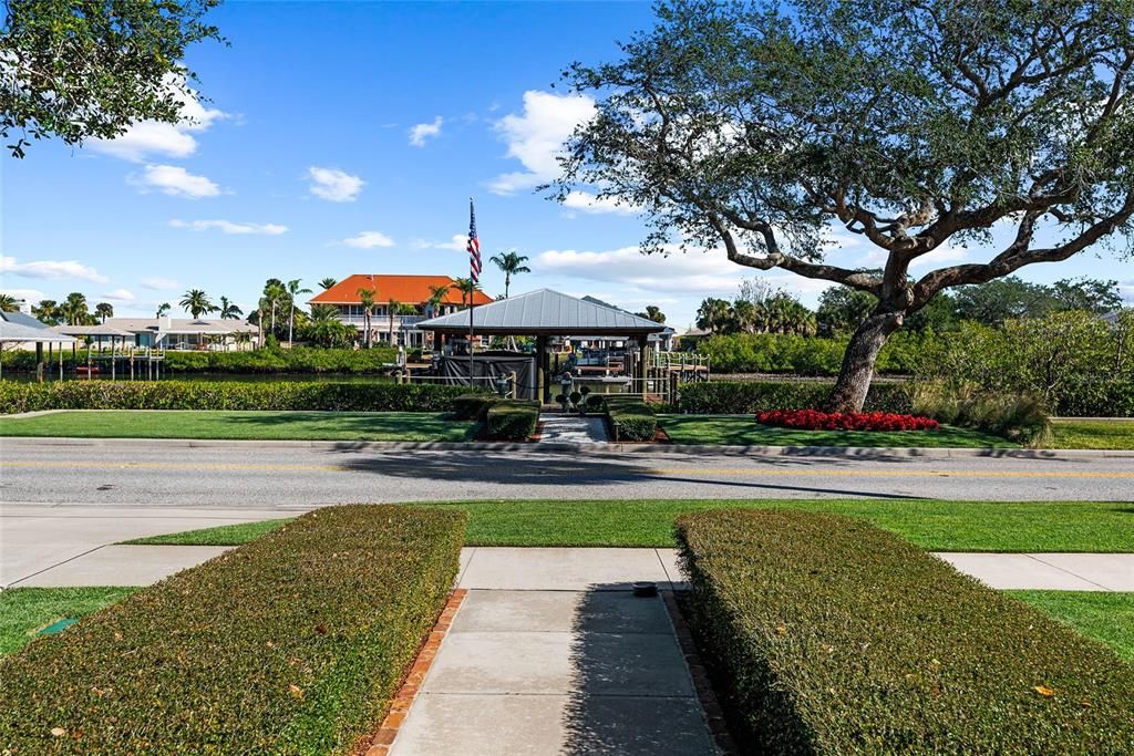 Front lawn / Boathouse