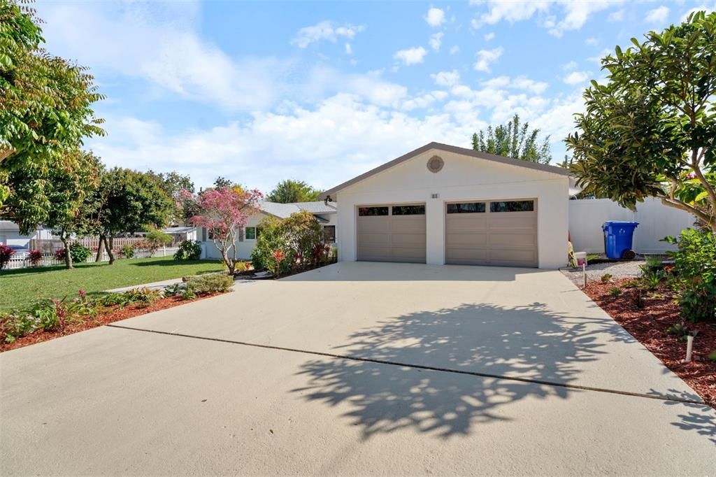 For Sale: $679,000 (4 beds, 2 baths, 3159 Square Feet)