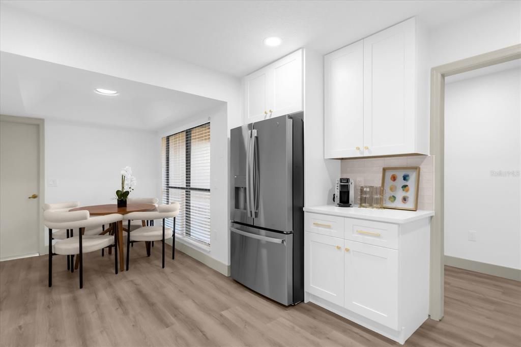 Active With Contract: $369,000 (2 beds, 2 baths, 1539 Square Feet)