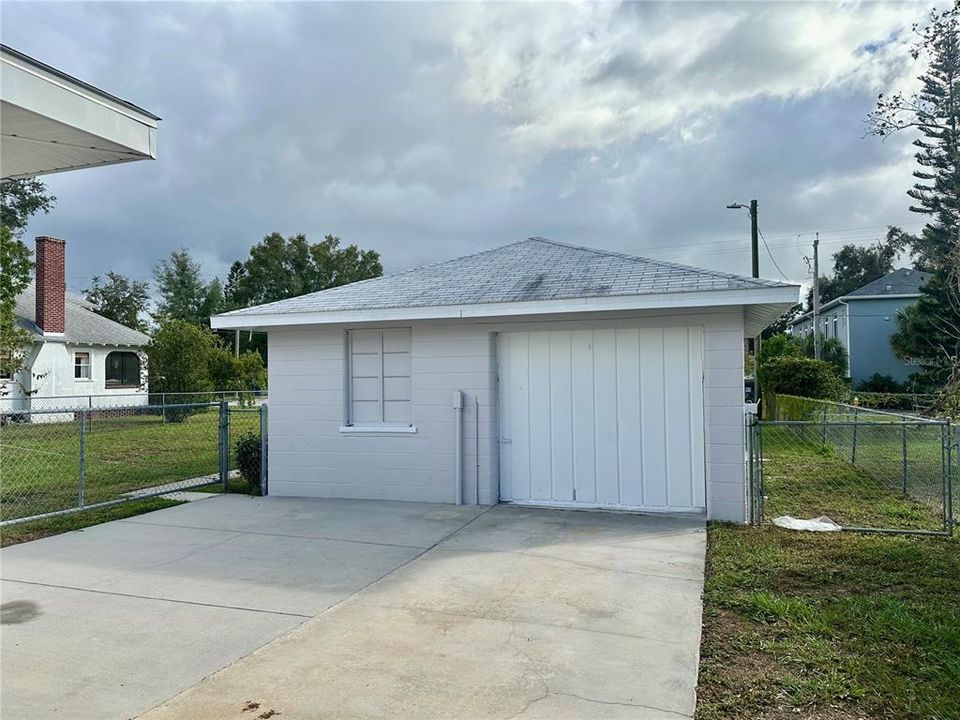 Detached Garage