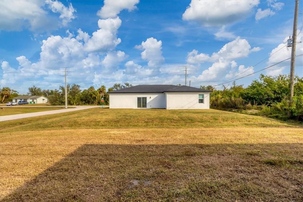 For Sale: $425,000 (3 beds, 2 baths, 1594 Square Feet)