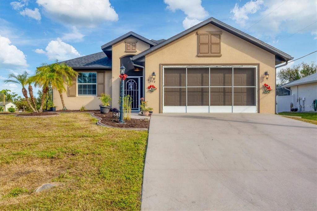 For Sale: $425,000 (3 beds, 2 baths, 1594 Square Feet)