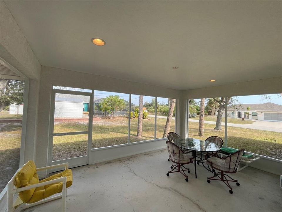 Под контрактом: $250,000 (3 спален, 2 ванн, 1312 Квадратных фут)