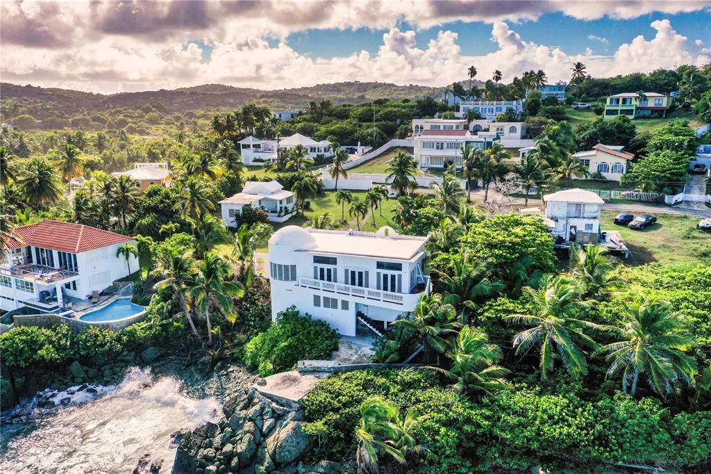 For Sale: $1,599,000 (4 beds, 4 baths, 3400 Square Feet)