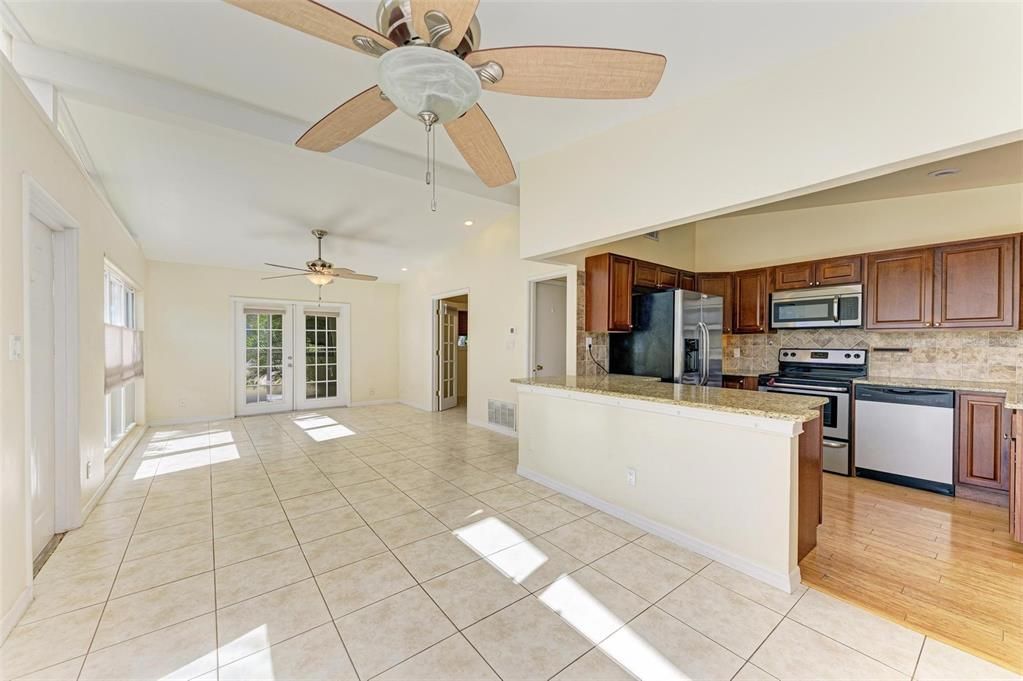 For Sale: $429,500 (4 beds, 2 baths, 1410 Square Feet)