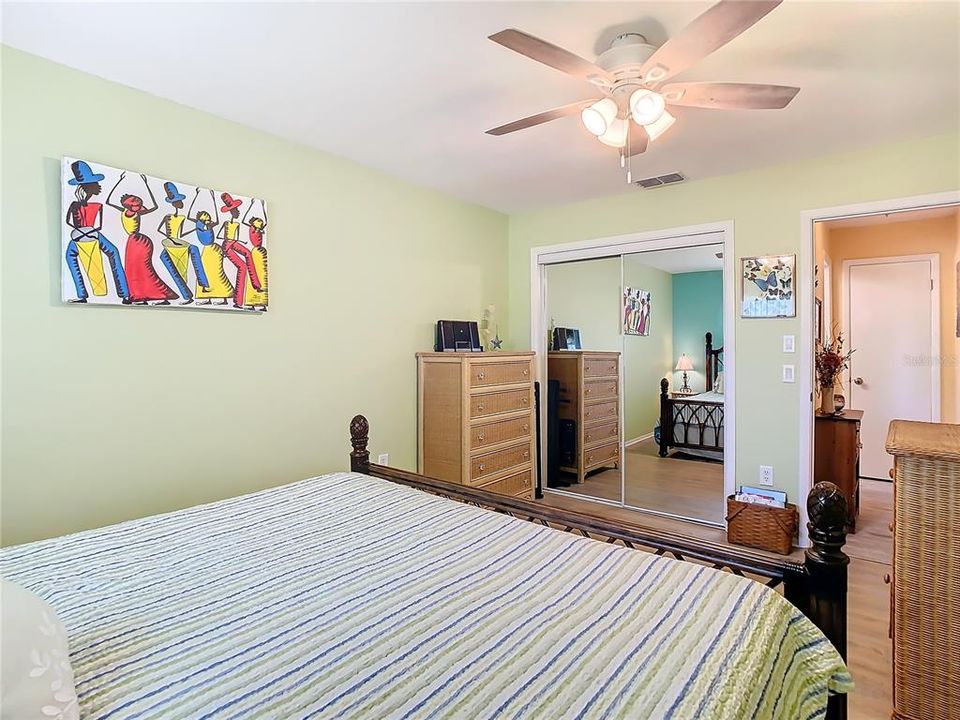 Active With Contract: $284,900 (2 beds, 2 baths, 1240 Square Feet)