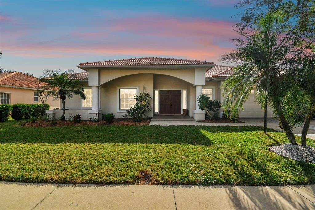 For Sale: $599,000 (3 beds, 2 baths, 2087 Square Feet)