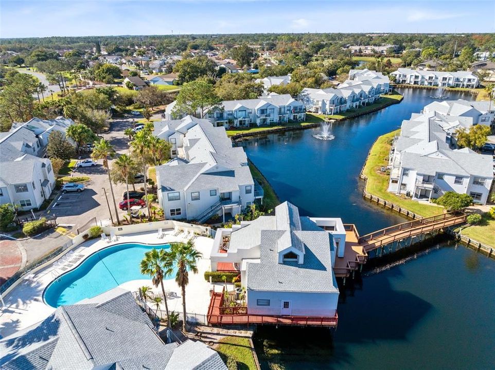 Dockside Condominiums provides a wealth of amenities, including a community pool, tennis court, fitness center, walking paths, and clubhouse. The location is unbeatable, with easy access to highways 408 and 528, Orlando International Airport, and downtown Orlando.