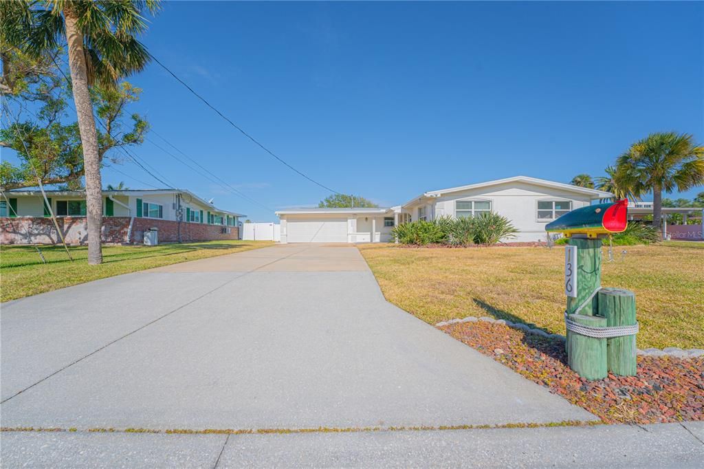 For Sale: $750,000 (3 beds, 2 baths, 2028 Square Feet)