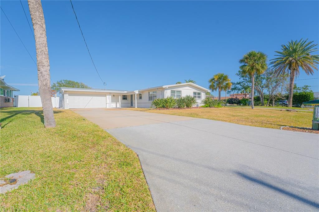 For Sale: $750,000 (3 beds, 2 baths, 2028 Square Feet)