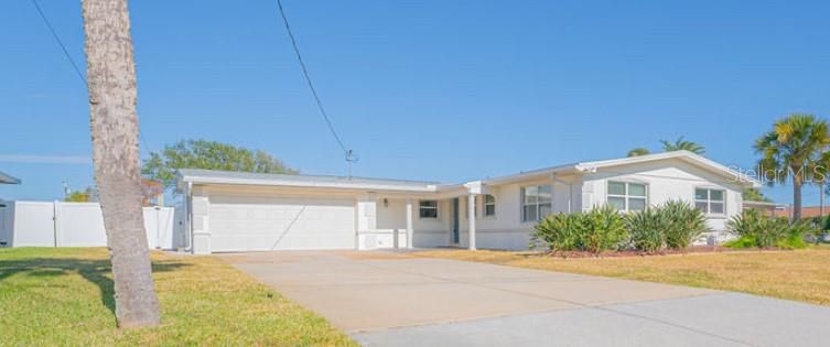 For Sale: $750,000 (3 beds, 2 baths, 2028 Square Feet)