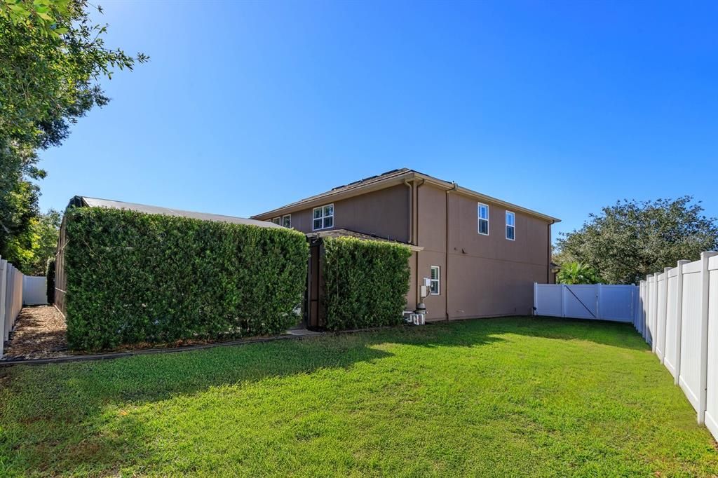 Right side yard - fully fenced