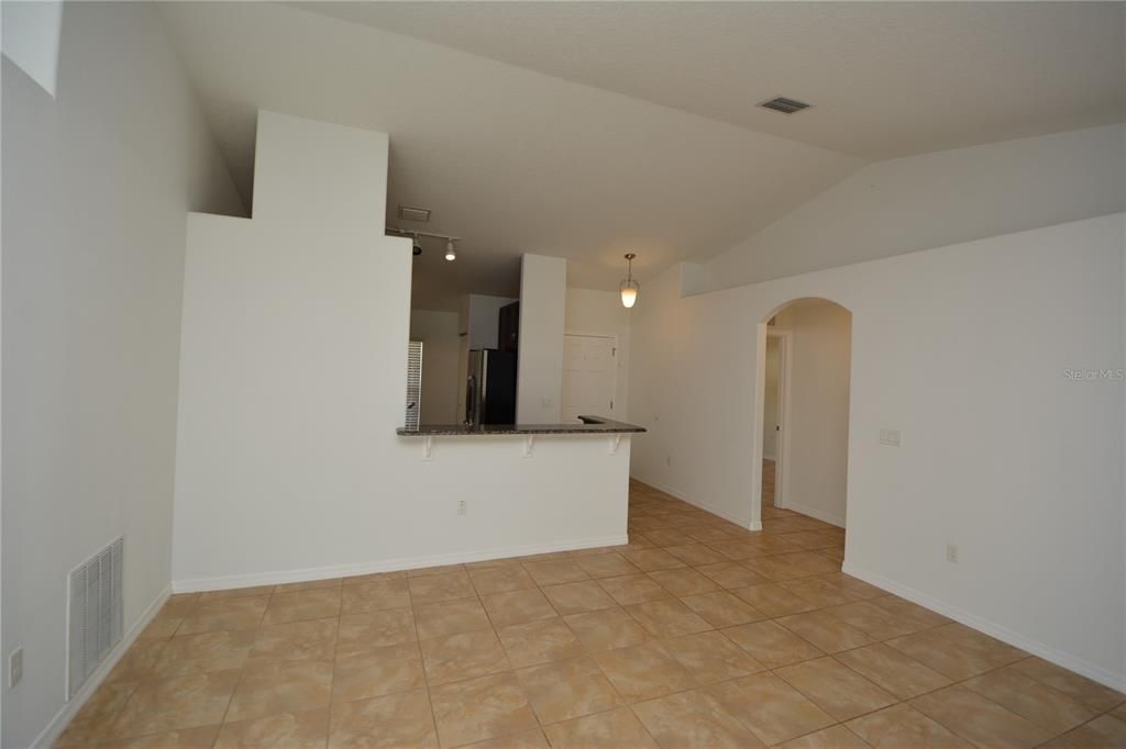 For Rent: $2,000 (3 beds, 2 baths, 1324 Square Feet)