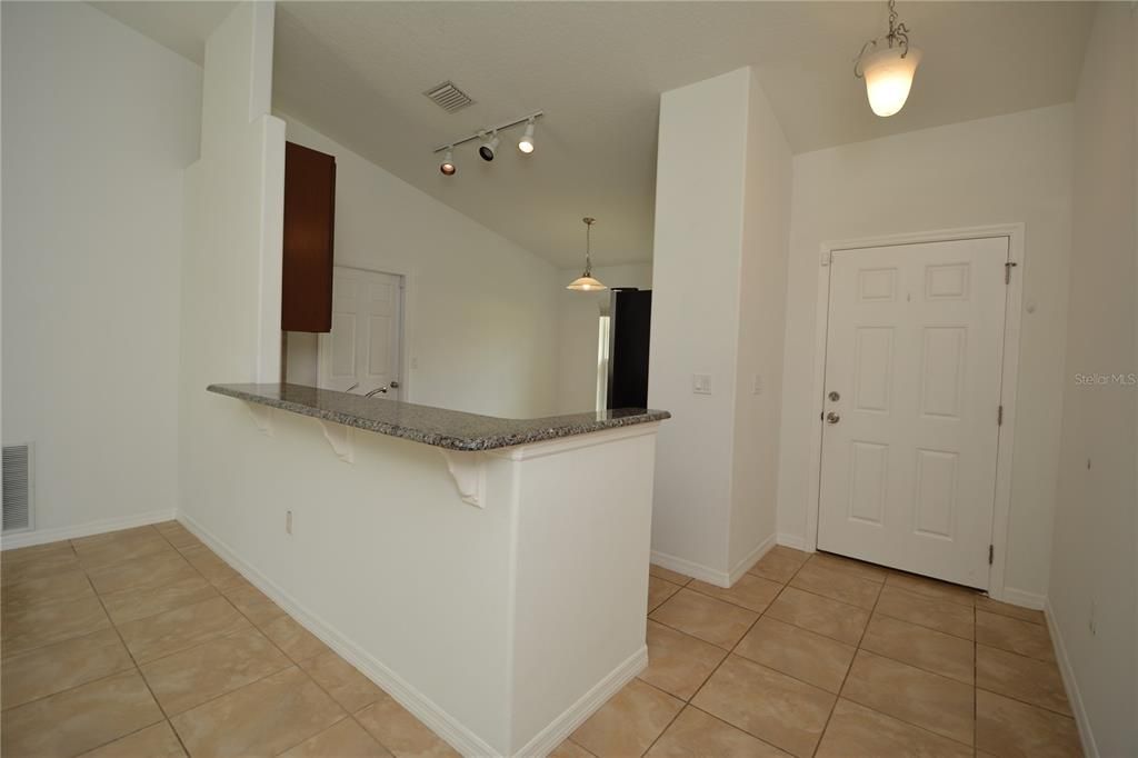 For Rent: $2,000 (3 beds, 2 baths, 1324 Square Feet)