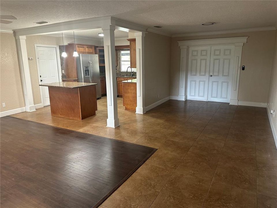 For Rent: $2,750 (2 beds, 2 baths, 1365 Square Feet)