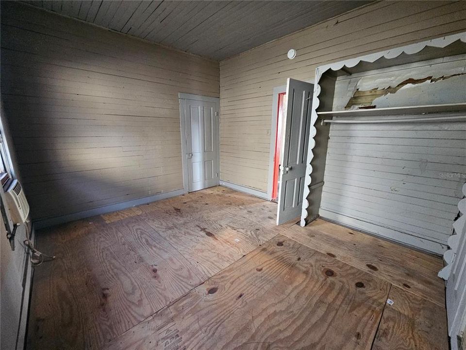 2nd bedroom looking toward dining room